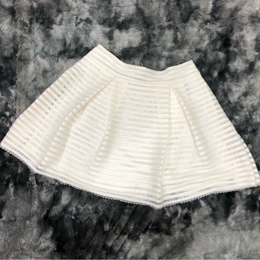 COPY - ❤️NEW EXPRESS MINI EYELET FLARED A-LINE PLEATED WHITE CHRISTMAS SKIRT SZ…